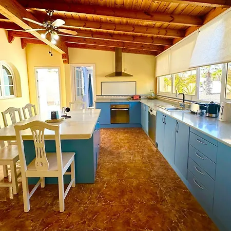 Las Rocas Con Piscina Privada De Piedra, Vista Mar, Jardines, Asadero Y Wifi Villa *